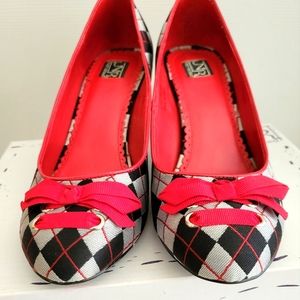 Not Rated Suit it Up Argyle Womens Heels - Size 8.5